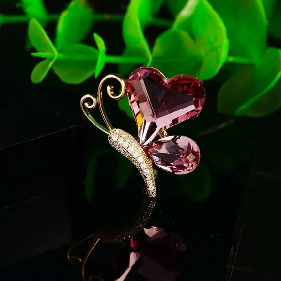 VQ Butterfly Brooch - Picture 2 of 8